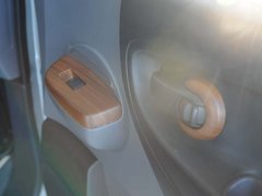 2010款 1.6L 手动 豪华型 7座