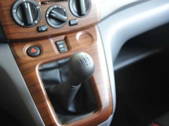 2010款 1.6L 手动 豪华型 7座