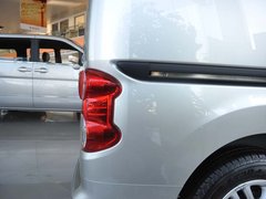 2010款 1.6L 手动 豪华型 7座