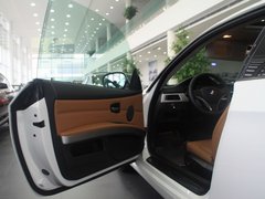 2011款 320i 2.0L 双门轿跑车