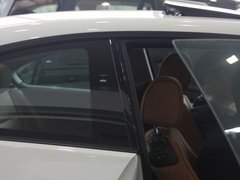 2011款 320i 2.0L 双门轿跑车