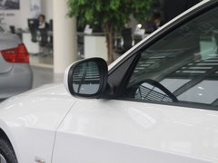 2011款 320i 2.0L 双门轿跑车