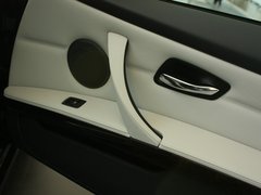 2011款 320i 2.0L 双门轿跑车