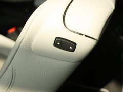 2011款 320i 2.0L 双门轿跑车