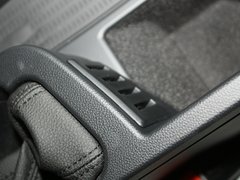 2011款 320i 2.0L 双门轿跑车