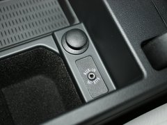 2011款 320i 2.0L 双门轿跑车