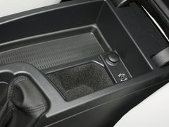 2011款 320i 2.0L 双门轿跑车
