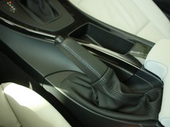 2011款 320i 2.0L 双门轿跑车