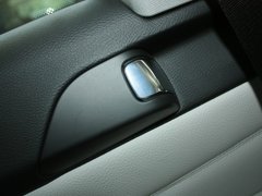 2011款 320i 2.0L 双门轿跑车