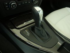 2011款 320i 2.0L 双门轿跑车