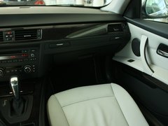 2011款 320i 2.0L 双门轿跑车