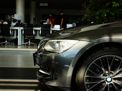 2011款 320i 2.0L 双门轿跑车