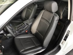 2011款 325i 2.5L 双门轿跑车