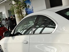2011款 325i 2.5L 双门轿跑车