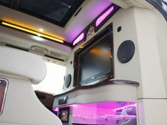 2010款 2.5L 自动 商务版 8-9座
