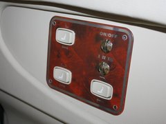 2010款 2.5L 自动 商务版 8-9座