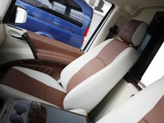 2010款 2.5L 自动 商务版 8-9座