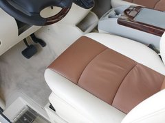 2010款 2.5L 自动 商务版 8-9座