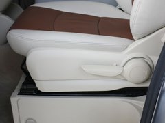2010款 2.5L 自动 商务版 8-9座