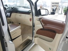 2010款 2.5L 自动 商务版 8-9座