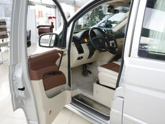 2010款 2.5L 自动 商务版 8-9座