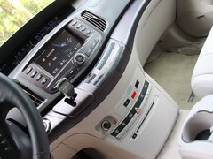 2012款  先行者 5座