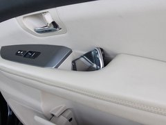 2011款 2.0L 手动 尊贵型 5座