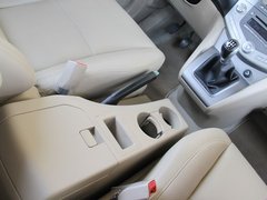 2011款 2.0L 手动 尊贵型 5座