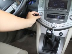 2011款 2.0L 手动 尊贵型 5座