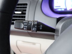 2011款 2.0L 手动 尊贵型 5座