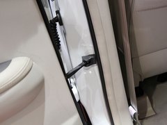 2011款 2.0L 手动 尊贵型 5座