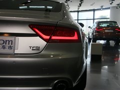 2012款 3.0 TFSI S-Tronic quattro 豪华型