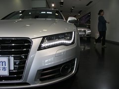 2012款 3.0 TFSI S-Tronic quattro 豪华型