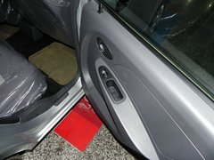 2010款 1.0L 手动 舒适型