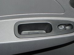 2010款 1.0L 手动 舒适型