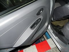 2010款 1.0L 手动 舒适型