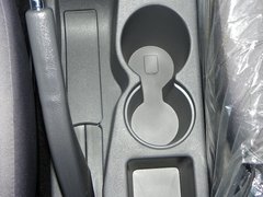 2010款 1.0L 手动 舒适型
