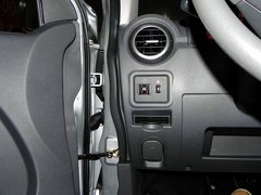 2010款 1.0L 手动 舒适型