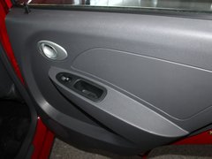 2010款 1.0L 手动 舒适型