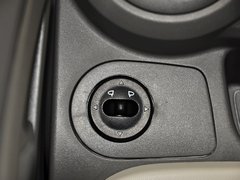 2010款 两厢 1.2SE EMT 理想版
