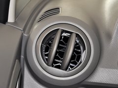 2010款 两厢 1.2SE EMT 理想版
