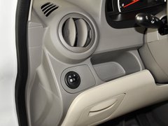 2010款 两厢 1.2SE EMT 理想版