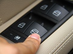 2011款 E200L 1.8T CGI优雅型