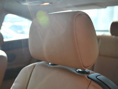 2011款 330i 3.0L 双门轿跑车