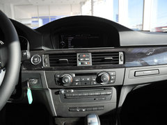 2011款 330i 3.0L 双门轿跑车