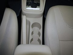2011款 1.6L 自动 时尚型
