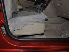 2011款 两厢 1.8L 自动 时尚型