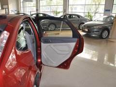 2011款 两厢 1.8L 自动 时尚型