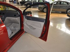 2011款 两厢 1.8L 自动 时尚型