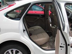 2011款 两厢 1.8L 自动 时尚型